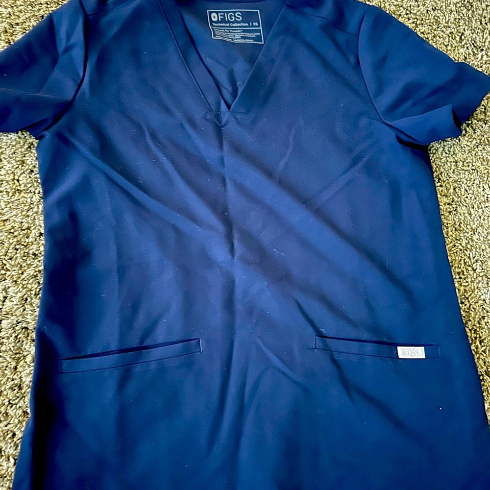 Scrub top